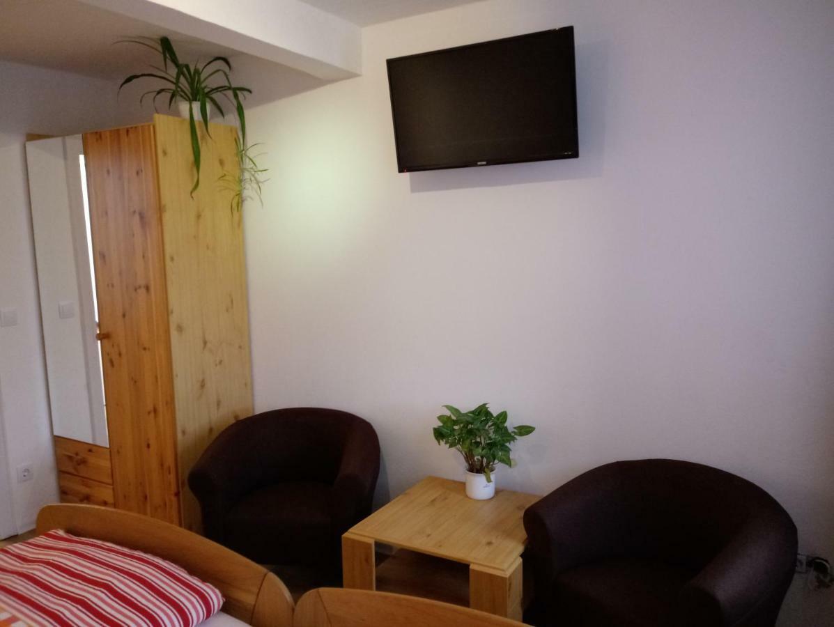 Pension Chapeau-Claque Кохем Экстерьер фото